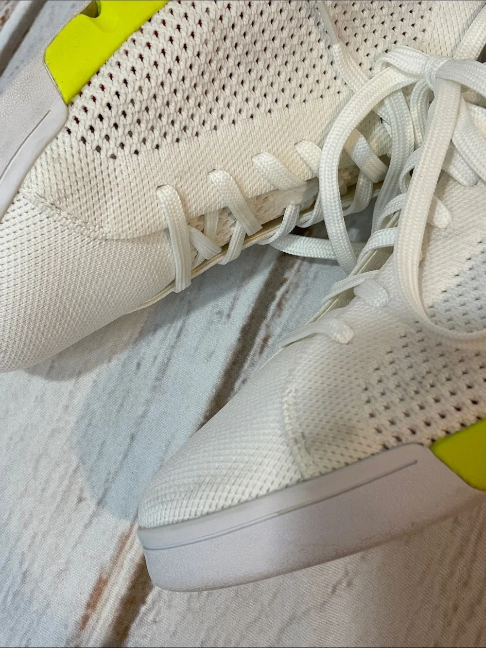 SWIMS Mesh Water Sneakers Mens 8.5 Neon Yellow Washable Lightweight Lace up